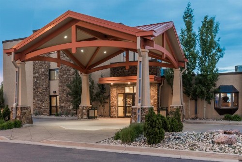 Ramada by Wyndham Fargo - image 27