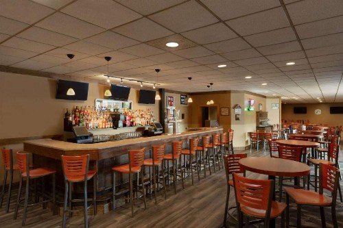 Ramada by Wyndham Fargo - image 37