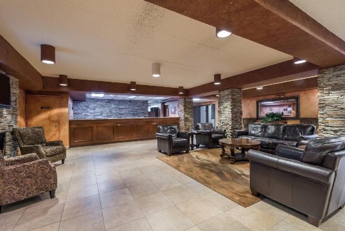 Ramada by Wyndham Fargo - image 8