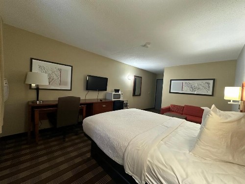 Americas Best Value Inn Fargo - image 11