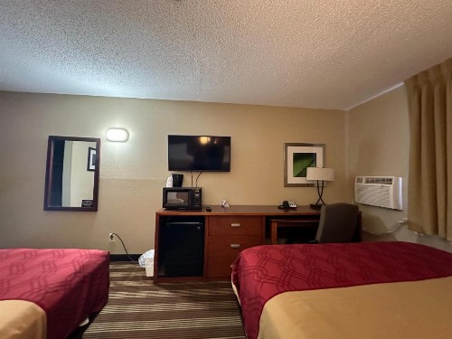 Americas Best Value Inn Fargo - image 12
