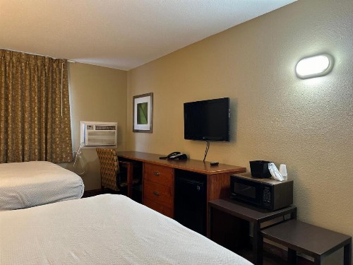 Americas Best Value Inn Fargo - image 13