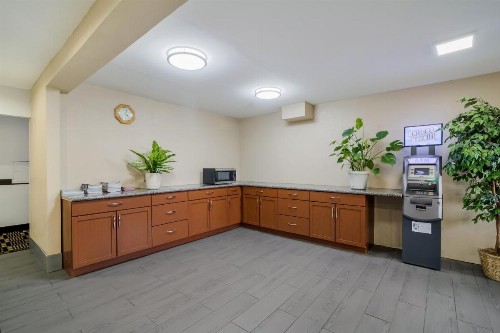 Americas Best Value Inn Fargo - image 17