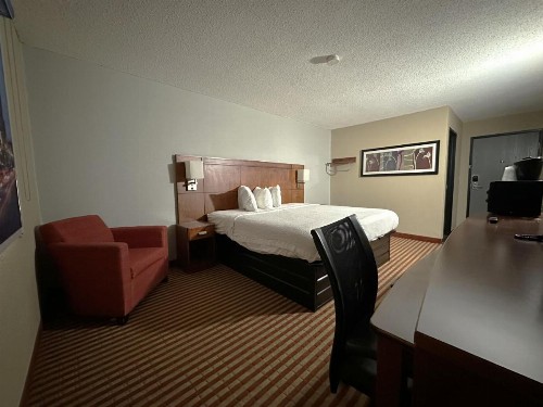 Americas Best Value Inn Fargo - image 18