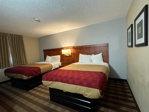 Americas Best Value Inn Fargo - image 2