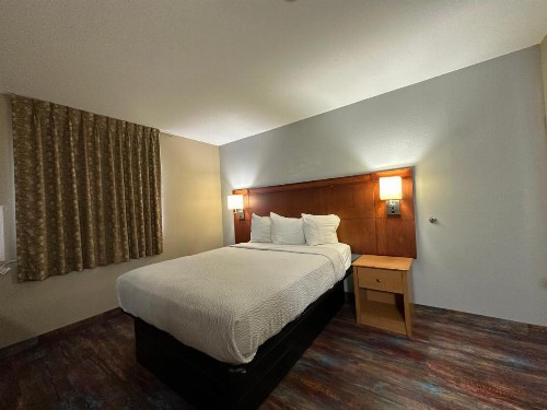 Americas Best Value Inn Fargo - image 22