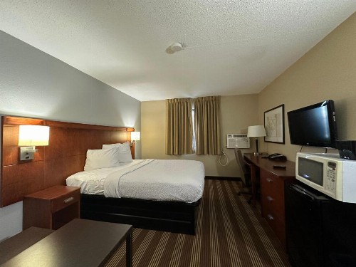 Americas Best Value Inn Fargo - image 25