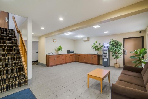 Americas Best Value Inn Fargo - image 29