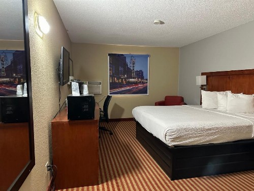 Americas Best Value Inn Fargo - image 33