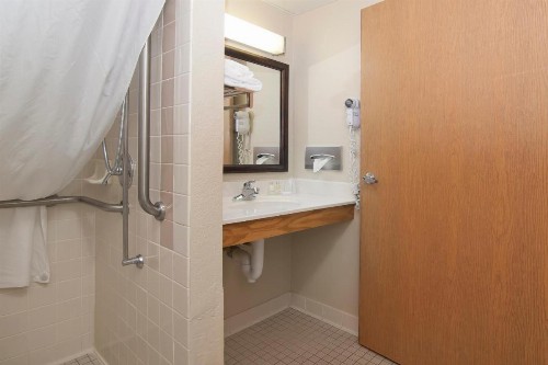 Boarders Inn & Suites by Cobblestone Hotels - Faribault - image 12