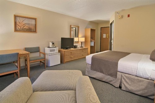 Boarders Inn & Suites by Cobblestone Hotels - Faribault - image 20