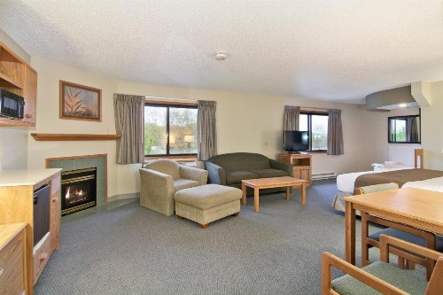 Boarders Inn & Suites by Cobblestone Hotels - Faribault - image 31