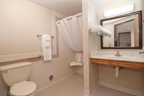 Boarders Inn & Suites by Cobblestone Hotels - Faribault - image 34