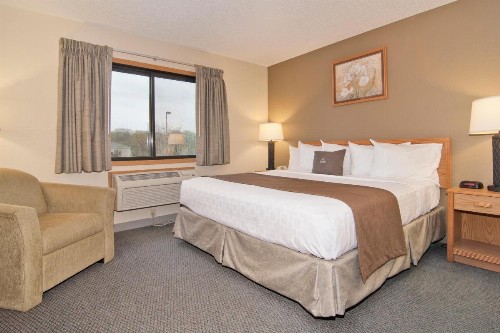 Boarders Inn & Suites by Cobblestone Hotels - Faribault - image 37