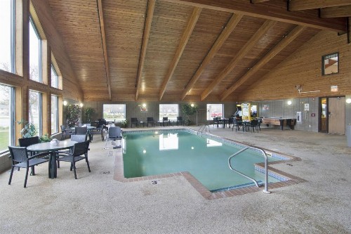 Boarders Inn & Suites by Cobblestone Hotels - Faribault - image 40