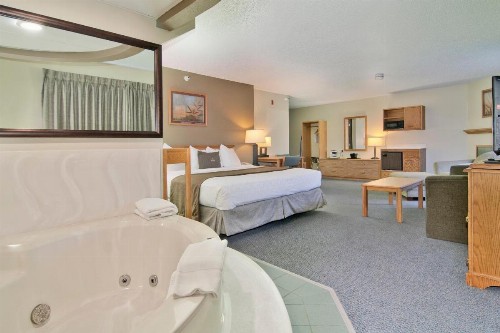 Boarders Inn & Suites by Cobblestone Hotels - Faribault - image 44
