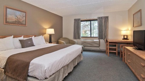 Boarders Inn & Suites by Cobblestone Hotels - Faribault - image 7
