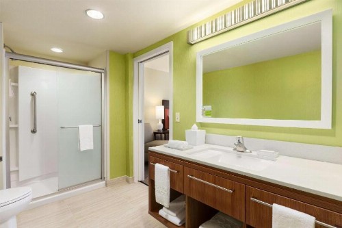 Home2 Suites by Hilton Farmington/Bloomfield - image 4
