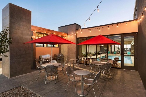 Home2 Suites by Hilton Farmington/Bloomfield - image 5