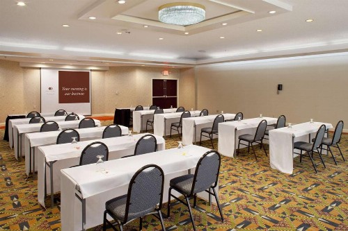 DoubleTree by Hilton Fayetteville - image 15