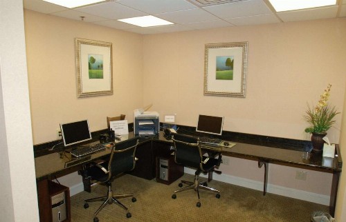 DoubleTree by Hilton Fayetteville - image 18