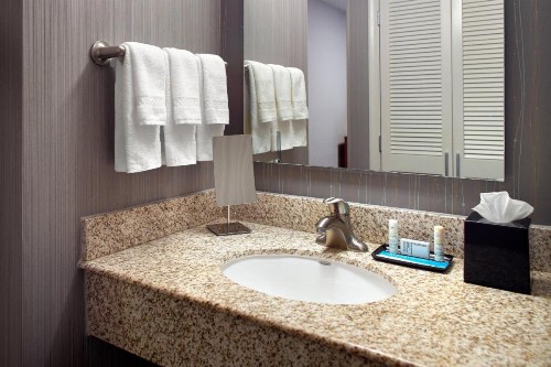 Courtyard by Marriott Fayetteville - image 11