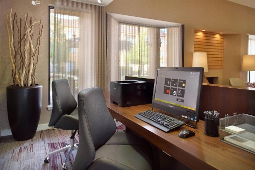 Courtyard by Marriott Fayetteville - image 14