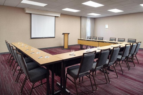 Courtyard by Marriott Fayetteville - image 20
