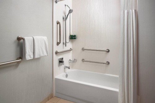 Courtyard by Marriott Fayetteville - image 6