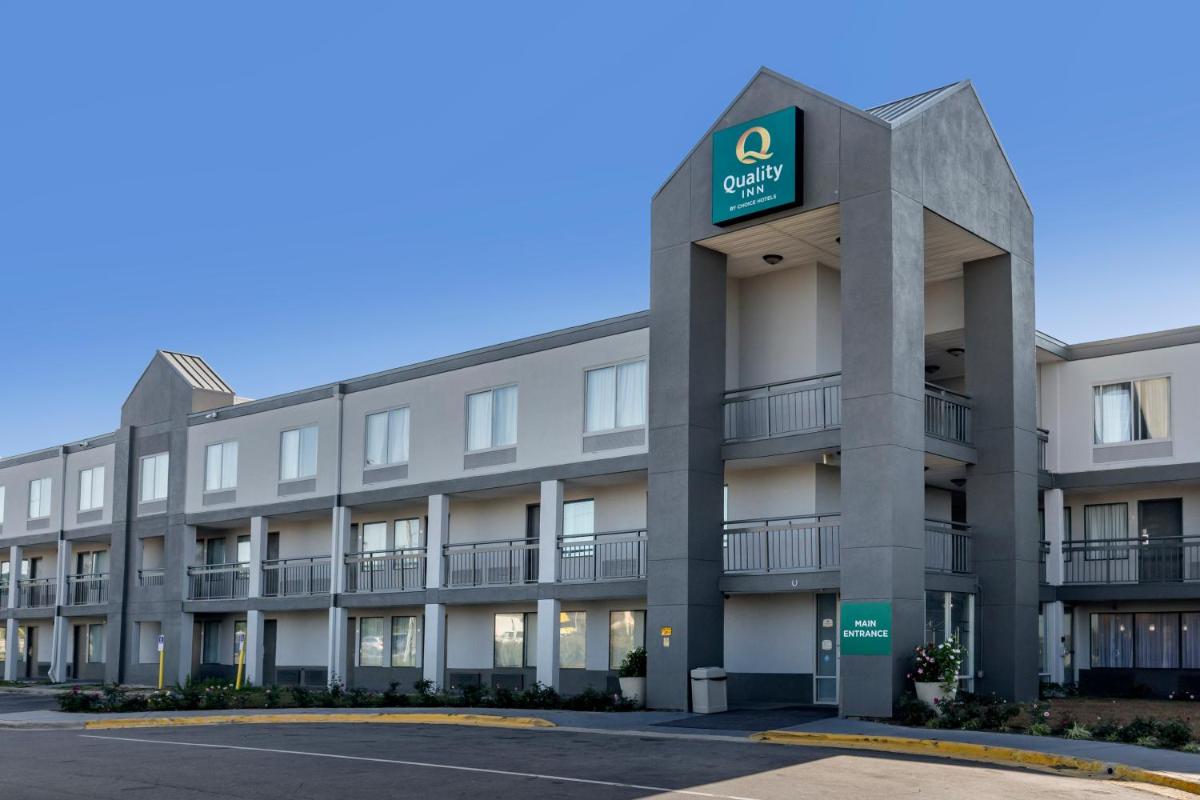 Red Lion Inn & Suites Fayetteville Cross Creek Mall - main image
