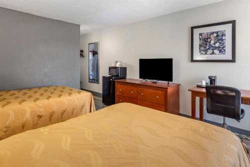 Red Lion Inn & Suites Fayetteville Cross Creek Mall - image 4