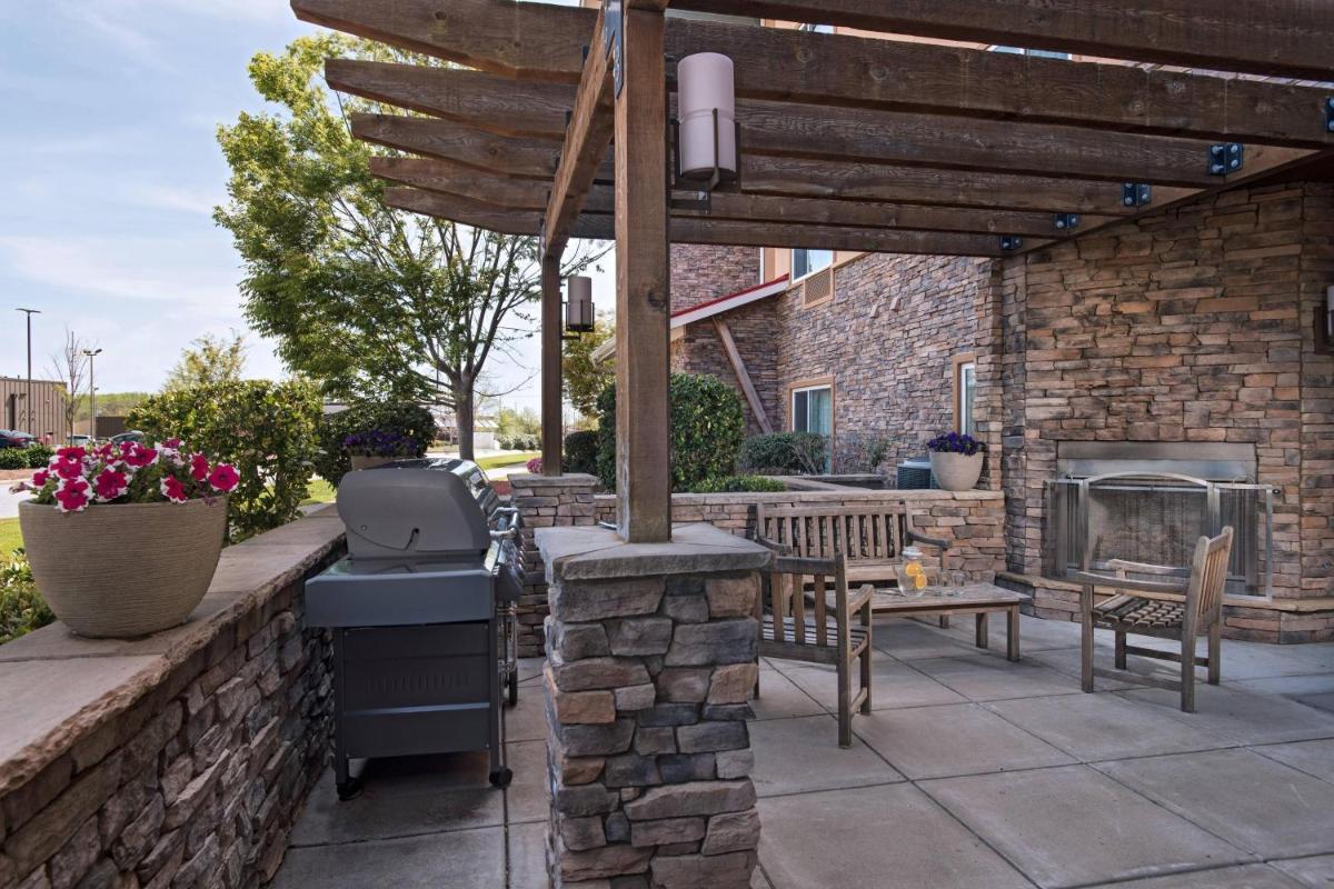 TownePlace Suites Fayetteville Cross Creek - image 6