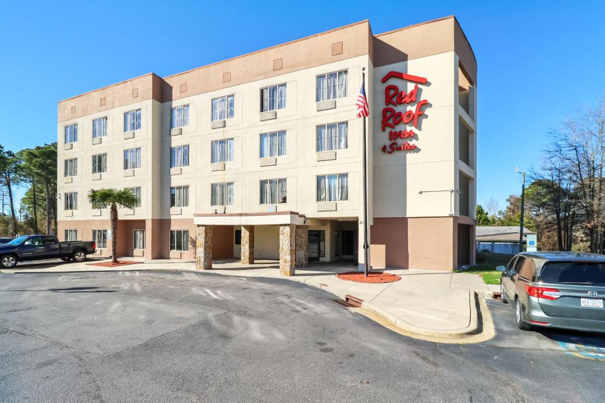 Red Roof Inn & Suites Fayetteville-Fort Bragg - main image