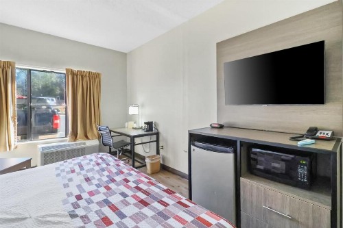 Red Roof Inn & Suites Fayetteville-Fort Bragg - image 16