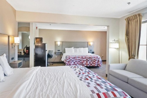 Red Roof Inn & Suites Fayetteville-Fort Bragg - image 21