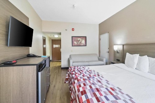 Red Roof Inn & Suites Fayetteville-Fort Bragg - image 27