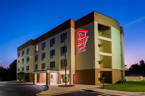 Red Roof Inn & Suites Fayetteville-Fort Bragg - image 28