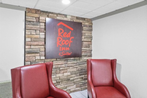 Red Roof Inn & Suites Fayetteville-Fort Bragg - image 8