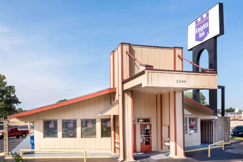 Knights Inn Fayetteville - Fort Bragg - image 10