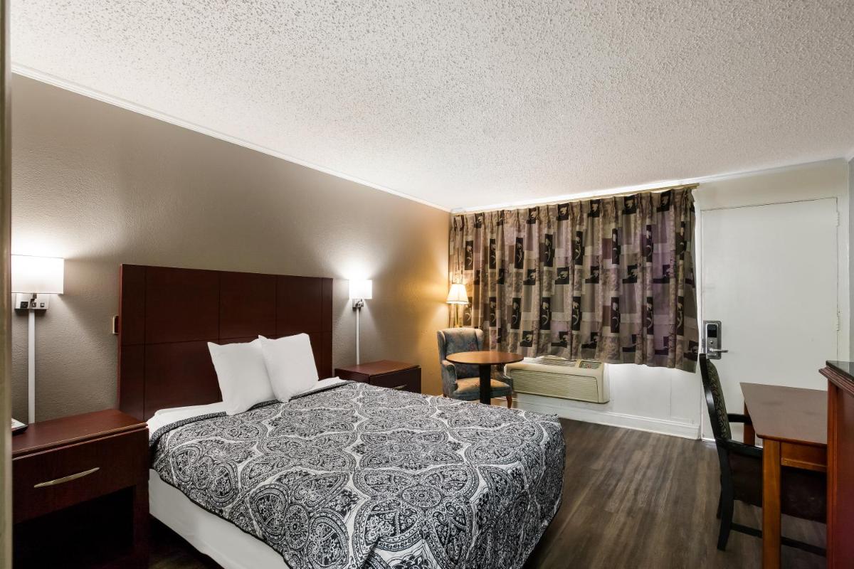 Knights Inn Fayetteville - Fort Bragg - image 6