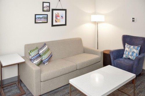 Holiday Inn Express Fayetteville - image 10