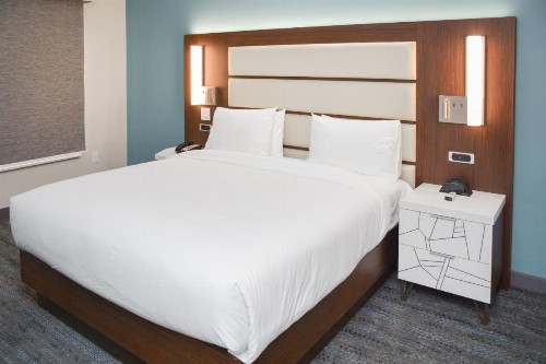 Holiday Inn Express Fayetteville - image 16