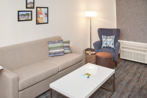 Holiday Inn Express Fayetteville - image 19