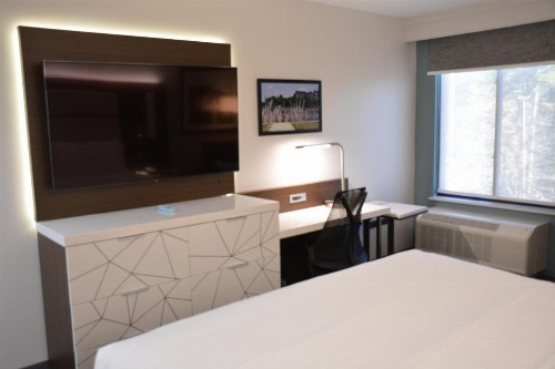 Holiday Inn Express Fayetteville - image 23