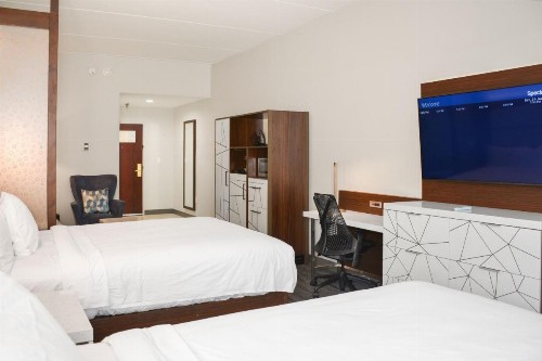Holiday Inn Express Fayetteville - image 24