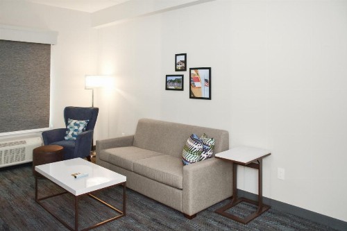 Holiday Inn Express Fayetteville - image 27