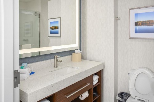 Holiday Inn Express Fayetteville - image 34