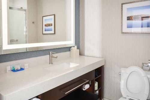 Holiday Inn Express Fayetteville - image 35