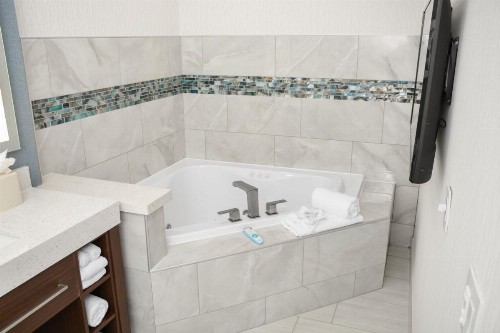 Holiday Inn Express Fayetteville - image 39