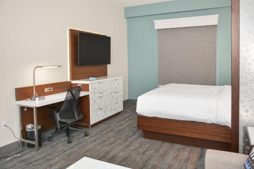 Holiday Inn Express Fayetteville - image 5